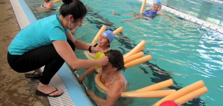 Con una clase de hidrogimnasia en las piscinas del Polideportivo Renato Raggio de Playa Ancha, finalizó el exitoso primer ciclo de actividad física 2014 del Cesfam Jean y Marie Thierry del Servicio de Salud Valparaíso-San Antonio. hidrogimnasia